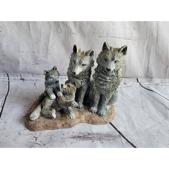 Papel Spirit of the Wild Wolf Collection Family Spirit Hand Painted - Picture 1 of 9